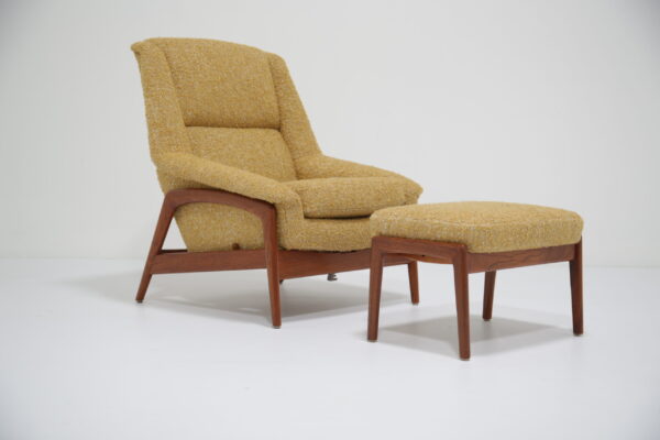 Vintage Swedish Super Comfortable Lounge Chair and Ottoman by Folke Ohlsson for Dux, 1960s.