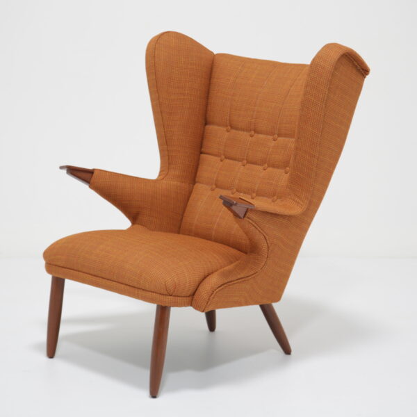 Vintage Studio-Quality Model 91 Papa Bear Winged Armchair by Svend Skipper, 1960s.