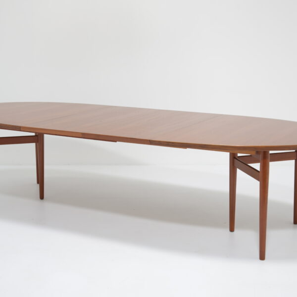 Vintage Danish Oval Teak Extending 10 Seater Dining Table Model 212 by Arne Vodder for Sibast Mobler, 1960s.