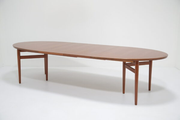 Vintage Danish Oval Teak Extending 10 Seater Dining Table Model 212 by Arne Vodder for Sibast Mobler, 1960s.