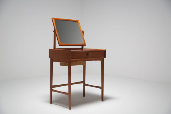 Teak dressing table by AB nybrofabriken