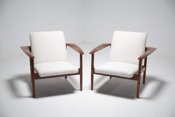 Teak wide plank armchair