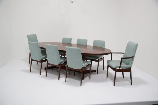 Vintage Rosewood Extending Dining Table and 8 Dining Chairs, "Hamilton" by Robert Heritage for Archie Shine, 1960s.