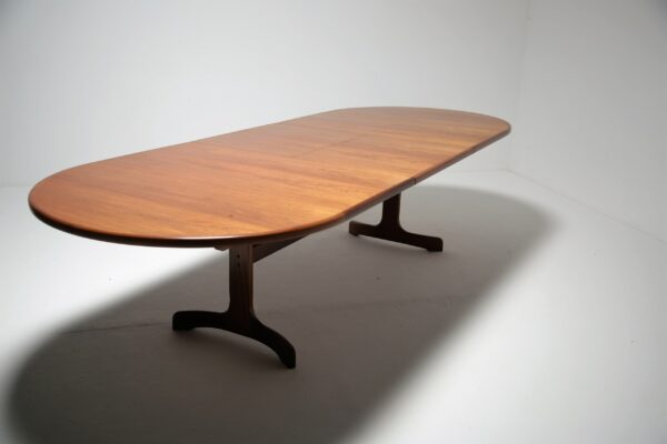 10 Seat Teak Oval Whale Tail Dining Table by G-Plan, 1960s.