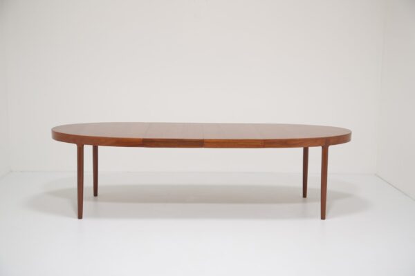 Mid Century Modern Oval Danish Teak 8 Seater Dining Table by Harry Østergaard for Randers Møbelfabrik, 1960s.