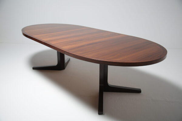 Mid-Century Vintage Danish Extending Rosewood 8 Seater Dining Table by Dyrlund, 1960s.