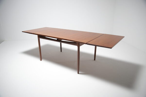 Teak 8 Seat Extending Dining Table by Ib Kofod Larsen for G-Plan, 1960s.