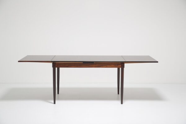 Niels Otto Møller for J.L. Møllers: 'Model 254' Sculptural Extending Dining Table in Rio Rosewood, Denmark, 1960s