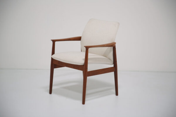 Grete Jalk Model 56 Chair: Danish Teak & White Bouclé Sculptural Armchair, Denmark, 1960s